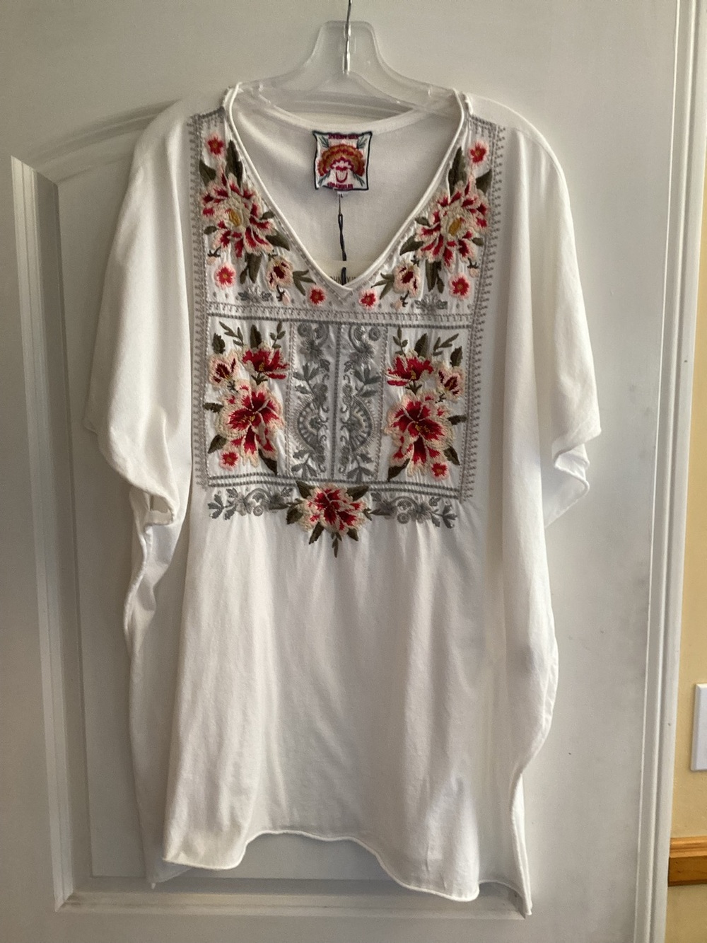 Johnny Was Christine VNK Poncho White with Floral Embroidery Large
